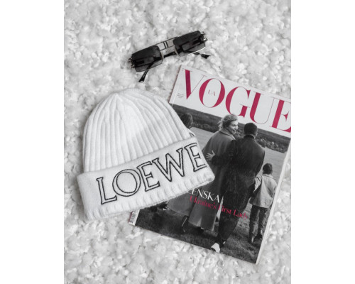 Шапка Loewe white ВТ8001